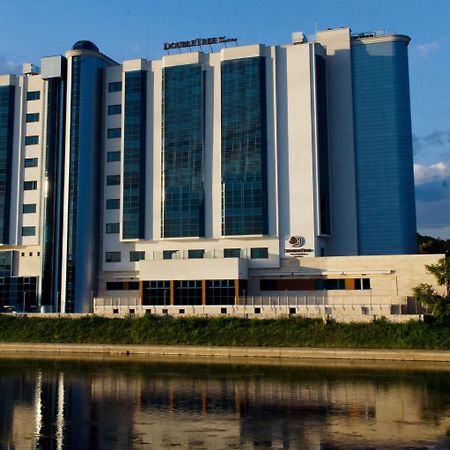 Doubletree By Hilton Oradea Hotel Ngoại thất bức ảnh
