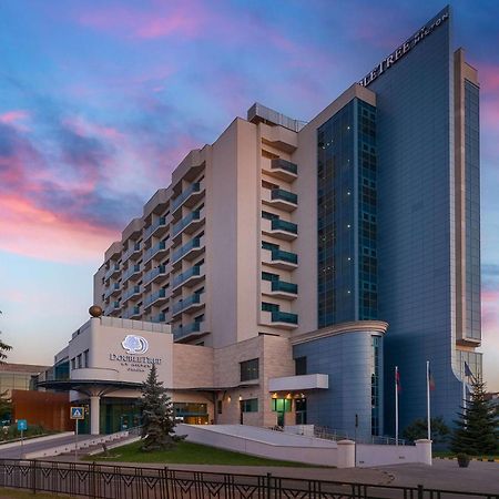 Doubletree By Hilton Oradea Hotel Ngoại thất bức ảnh