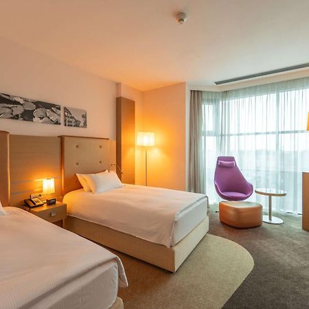 Doubletree By Hilton Oradea Hotel Ngoại thất bức ảnh