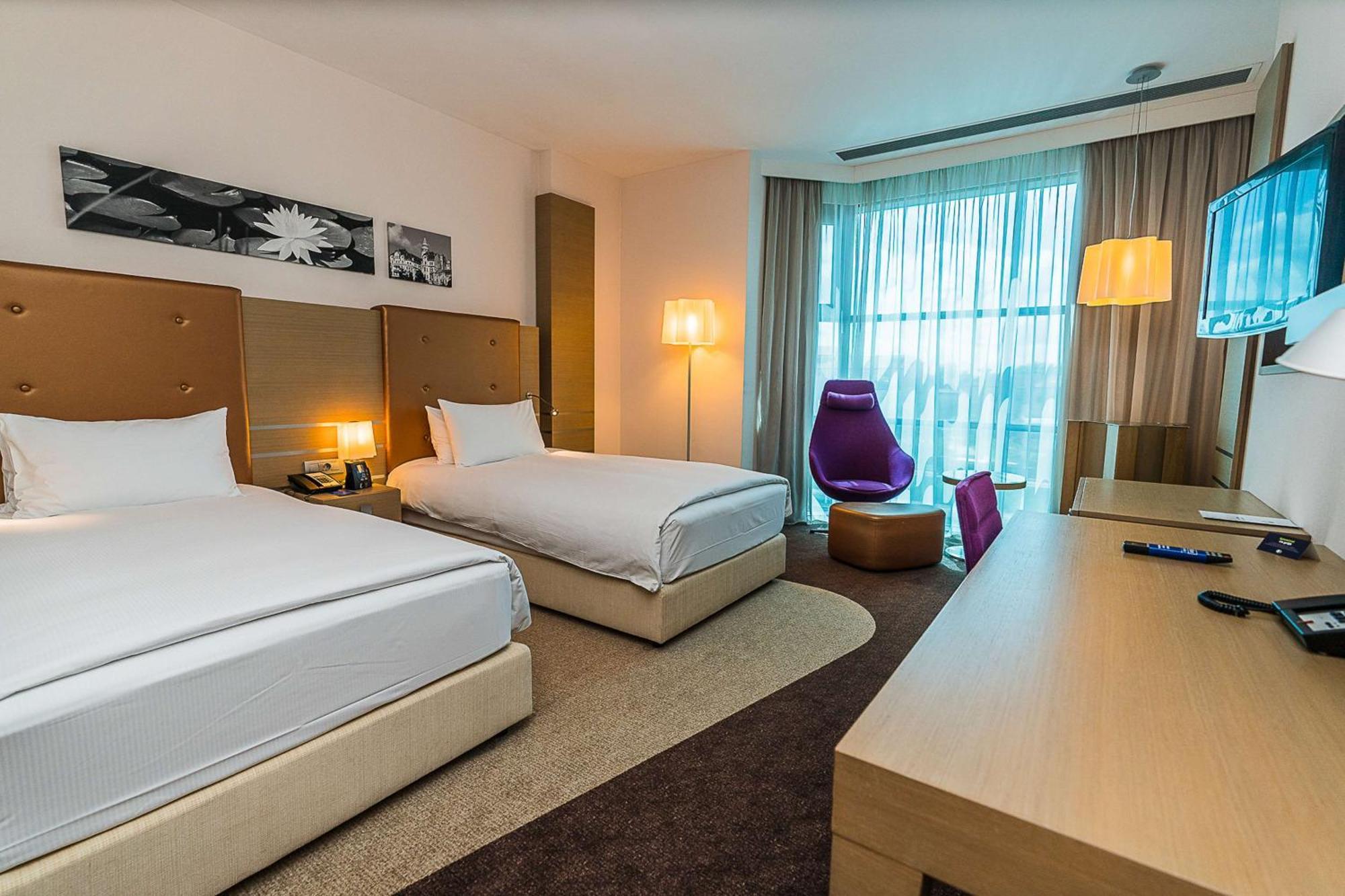 Doubletree By Hilton Oradea Hotel Ngoại thất bức ảnh