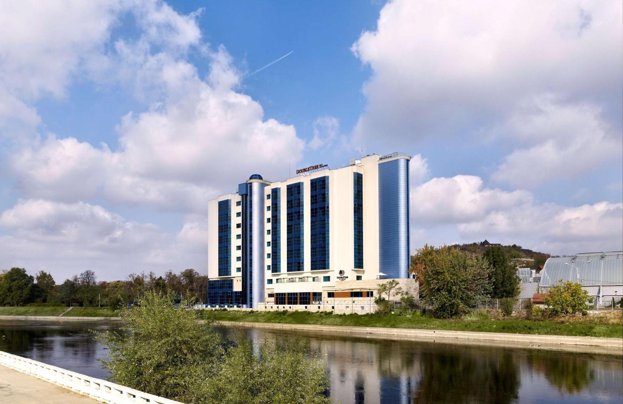 Doubletree By Hilton Oradea Hotel Ngoại thất bức ảnh