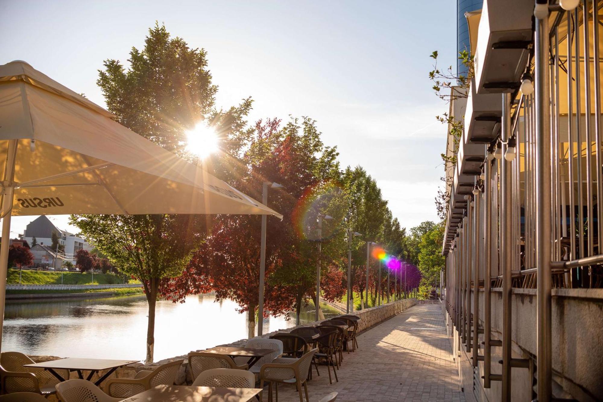 Doubletree By Hilton Oradea Hotel Ngoại thất bức ảnh